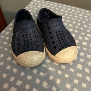 Size 5C navy natives
